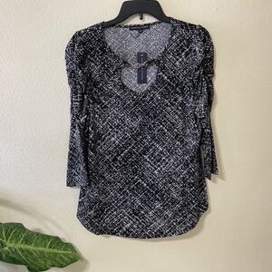 NWT Adrienne Vittadini Blouse top women sz. L career cut out Long sleeve Stretch